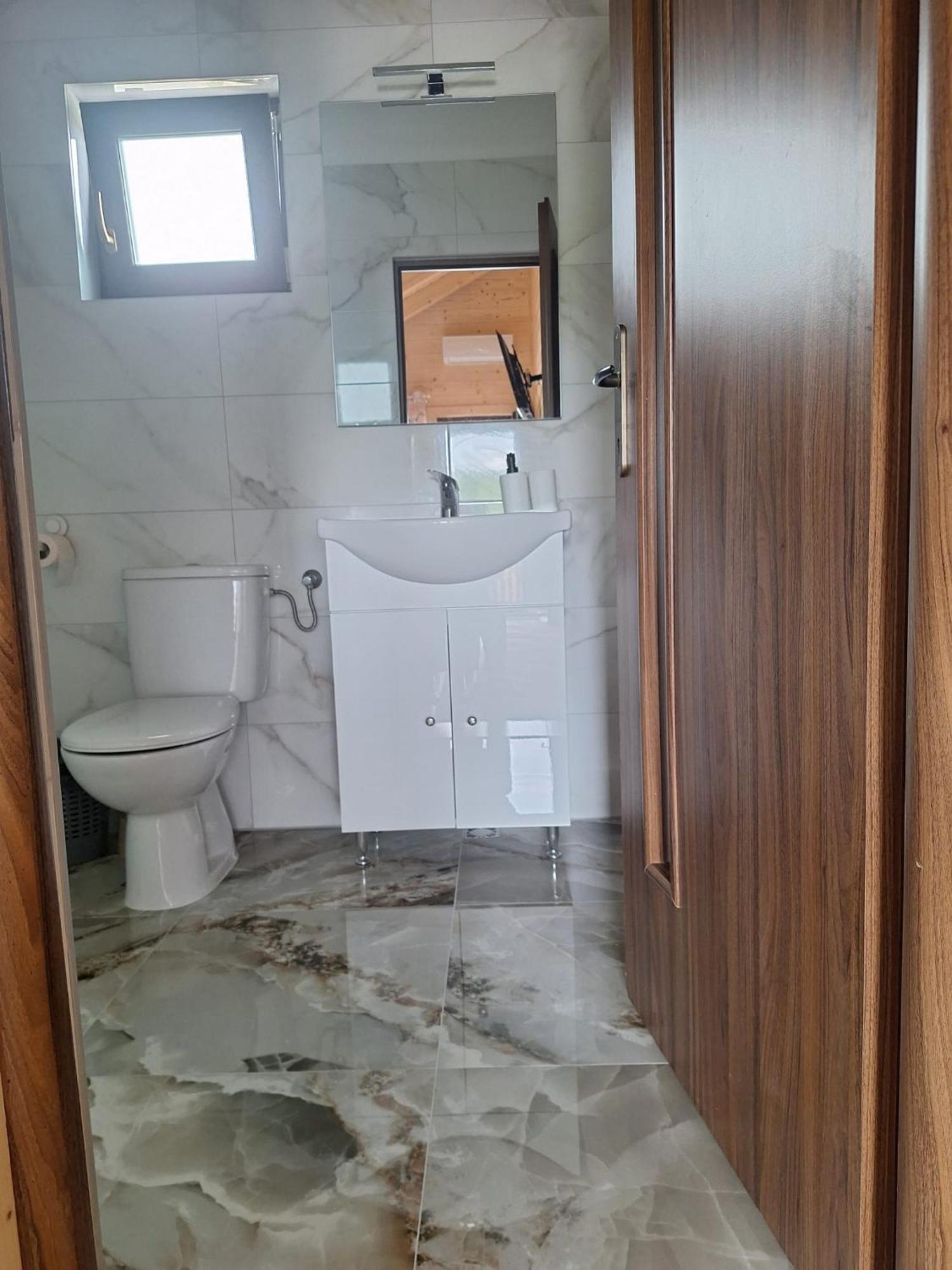 Cabana Suzanne Baile Figa Villa Agrisu de Sus ภายนอก รูปภาพ